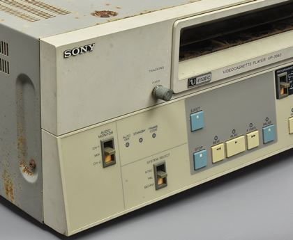 Sony-VP 7040 U-Matic analogue video a/s.
